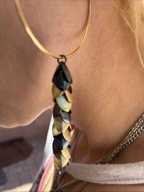 Vintage cluster leaf pendants on 50mm gold tone earrings
